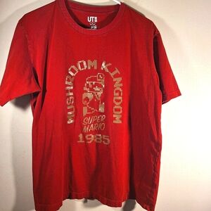 UT Uniqlo Red Ninetendo Super Mario 1985 Mushroom Kingdom Short Sleeve Tee SizeL